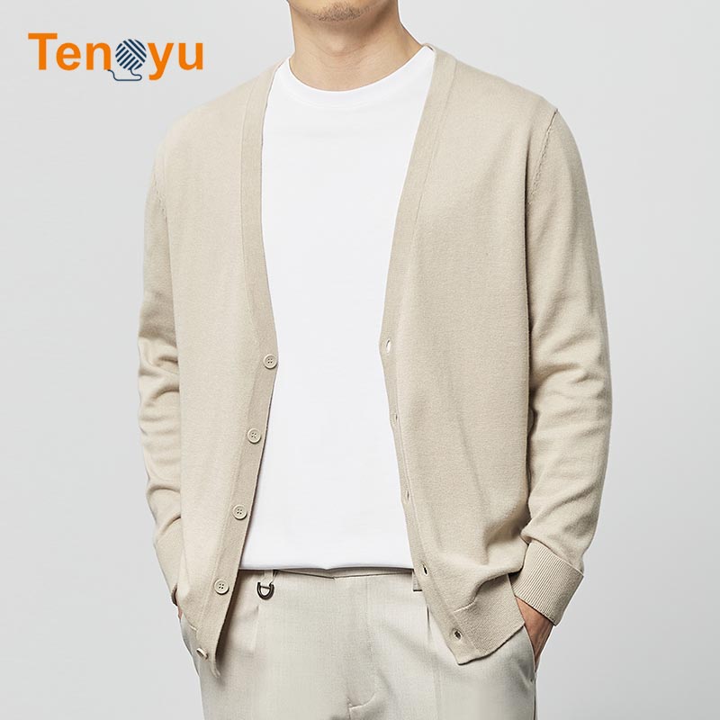 OEM/ODM Wholesale Fashion Cardigan with Button Sweater