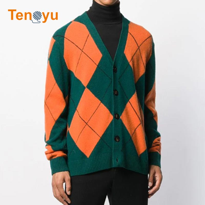 OEM/ODM Custom Button Knitted Men Cardigan Sweater